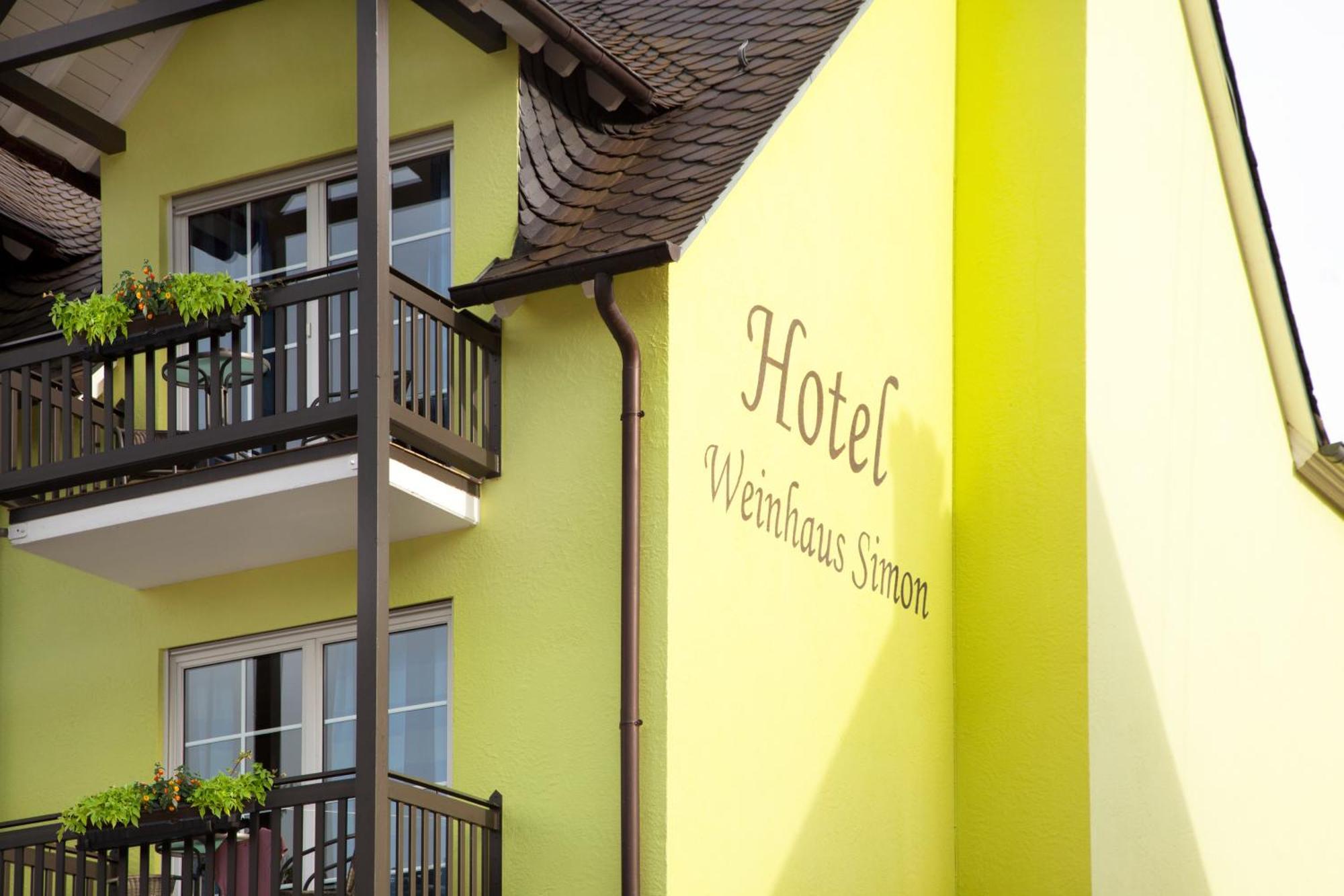 Moselhotel Weinhaus Simon 'Sauna'Restaurant'Eladesaeule Wintrich Exterior foto
