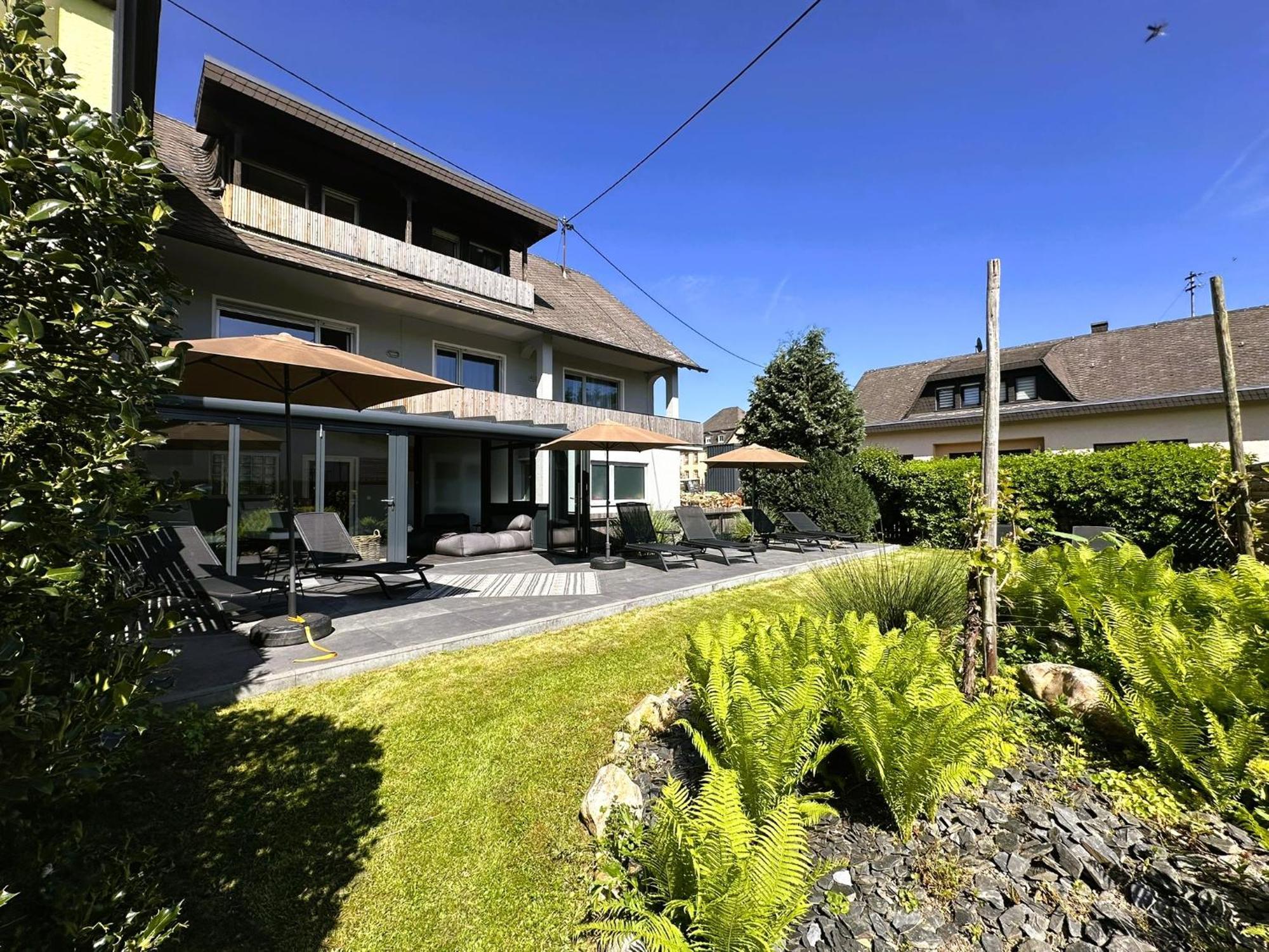 Moselhotel Weinhaus Simon 'Sauna'Restaurant'Eladesaeule Wintrich Exterior foto